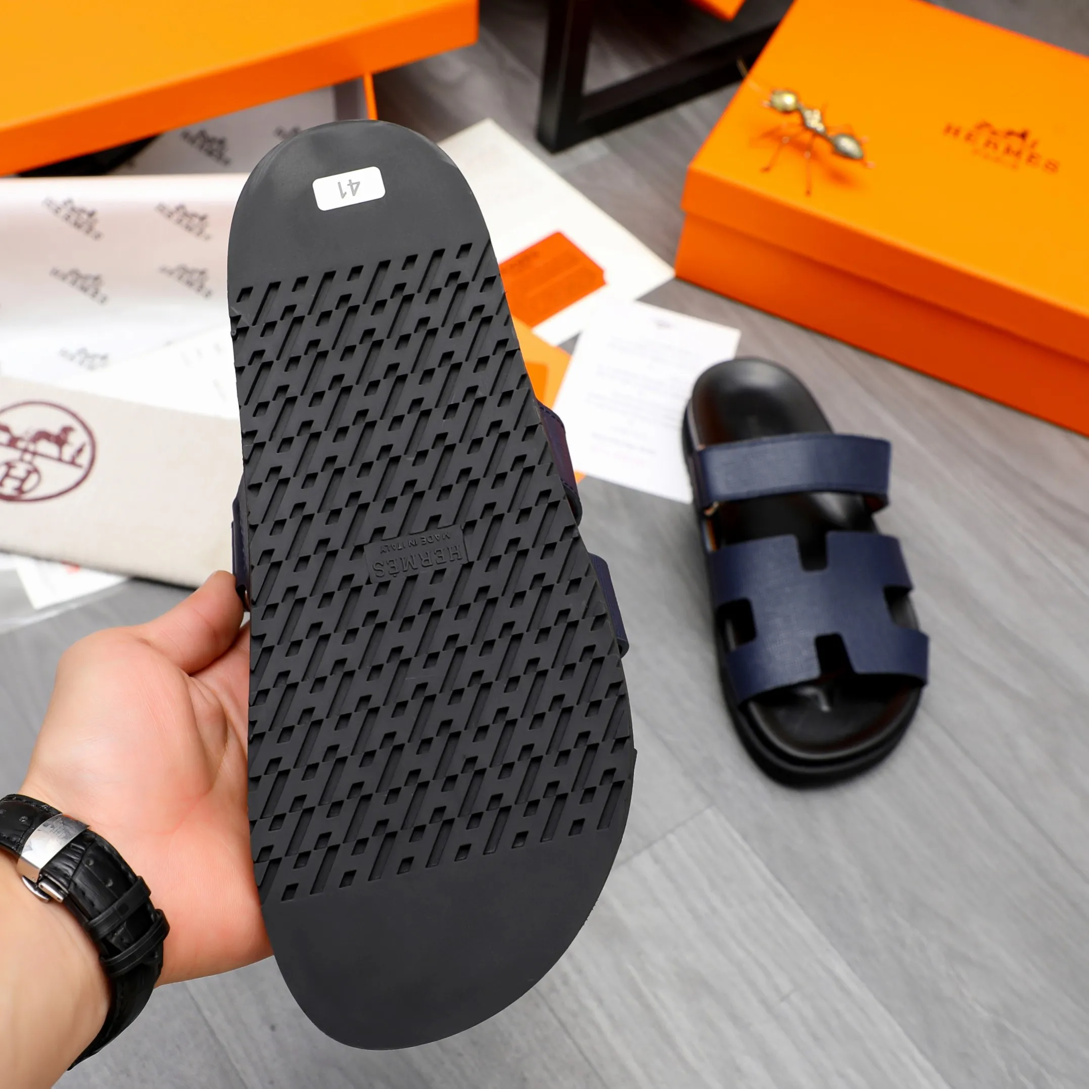 Men's shoes 💰340 Product trademark: Hermes "Hermes" Couple's slippers Regular size: 36-46 Product material: Selected vertical grain cowhide upper, microfiber lining, original outsole